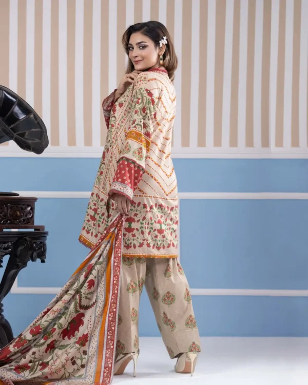hoor_colorful_lawn_brown