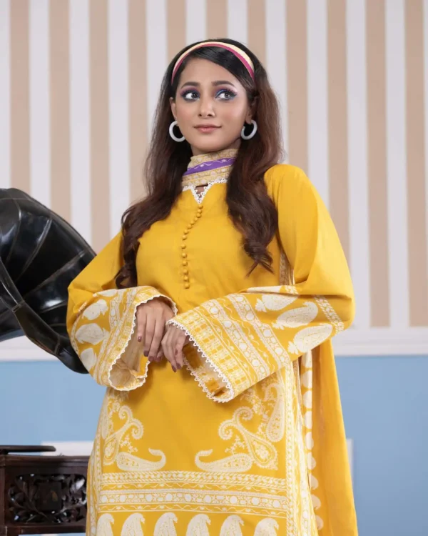 hoor_colorful_lawn_yellow